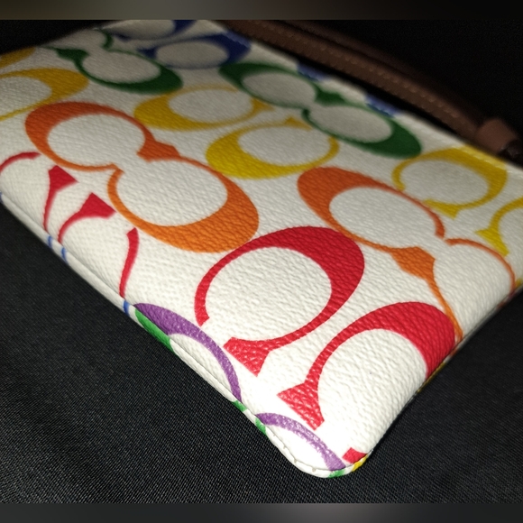 Coach Corner Zip Wristlet In Rainbow Canvas - NWOT - Picture 4 of 15